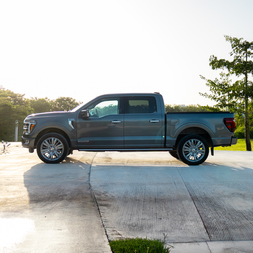 Ford Lobo Platinum Plus 2024 perfil lateral