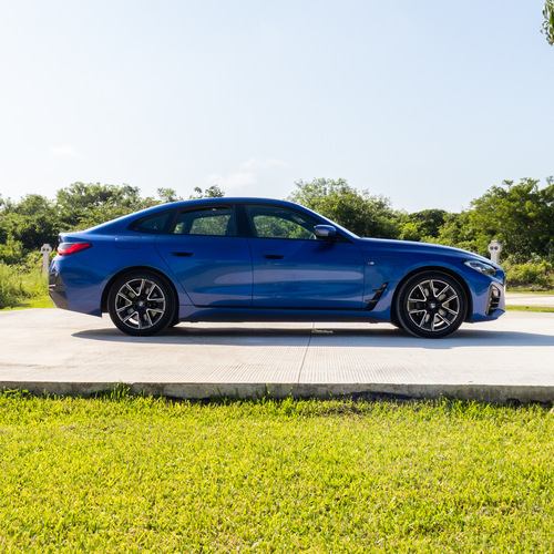 BMW 430i Gran Coupé 2022 perfil lateral completo