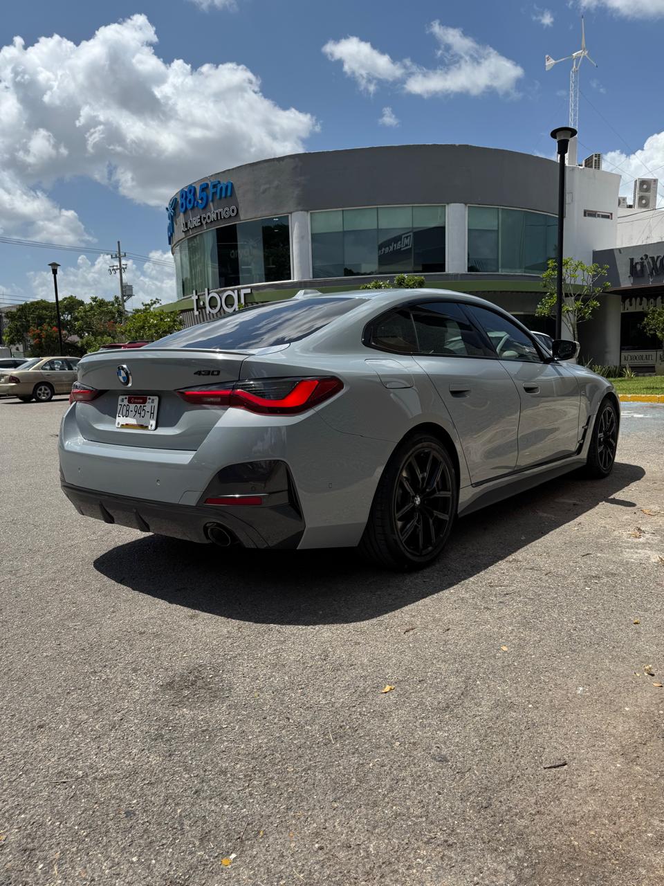 BMW 430i Gran Coupé 2023 tres cuartos trasero