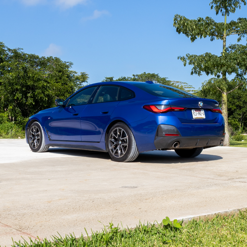 BMW 430i Gran Coupé 2022 lateral trasero y rueda trasera