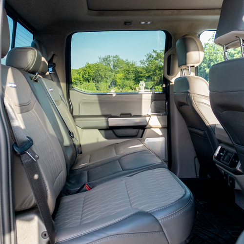 Ford Lobo Platinum Plus 2024 asientos traseros