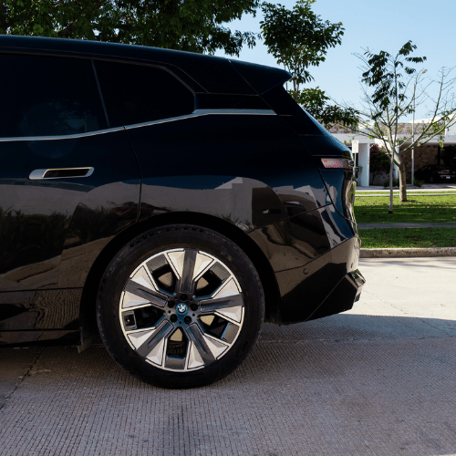 BMW iX xDrive40 2024 exterior