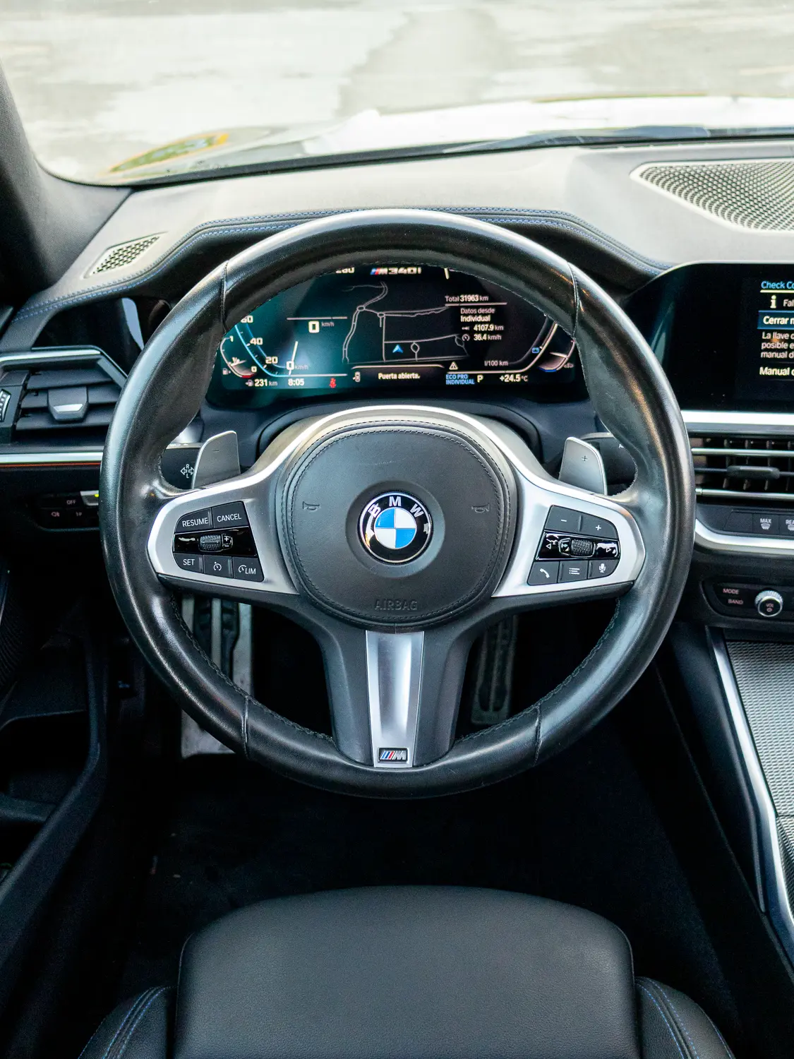 BMW M340i xDrive 2022 volante M y cuadro digital Live Cockpit