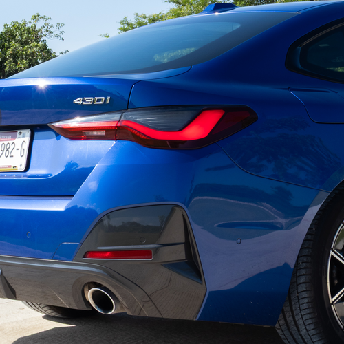 BMW 430i Gran Coupé 2022 detalle calaveras LED y emblema 430i