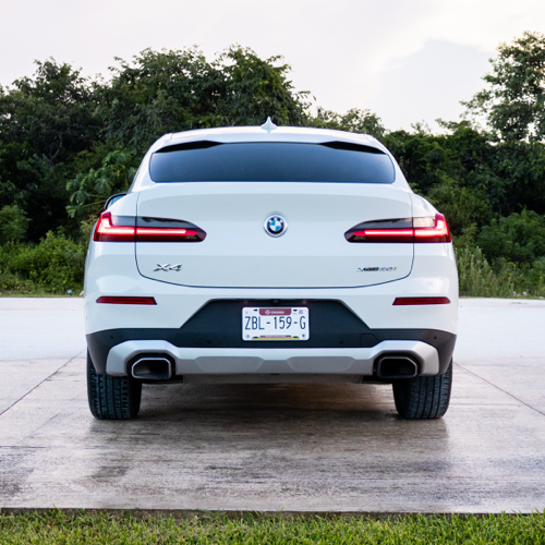 BMW X4 xDrive30i 2023 vista trasera